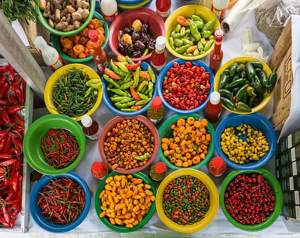 Плоди перцю на блошиному ринку Saúde, Сан-Паулу, Бразилія